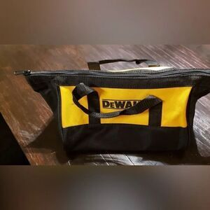 Dewalt tool bag size 8”х11”